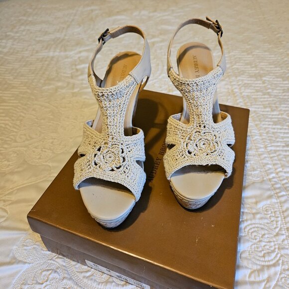 Audrey Brooke Winston Macrame Wedges - Picture 2 of 7